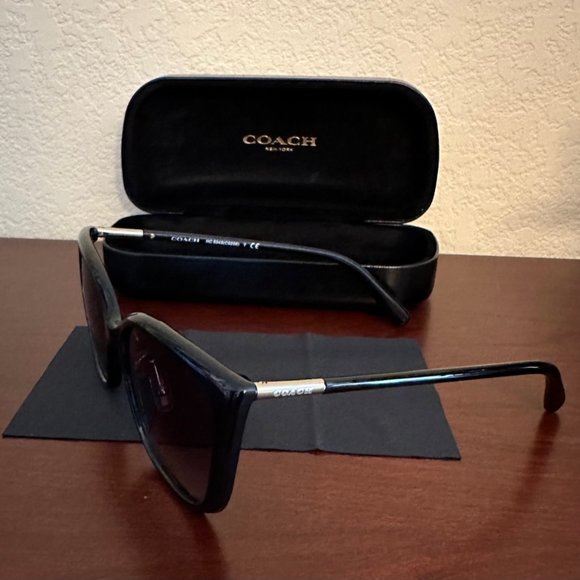 Coach 50028G Black Sunglasses & Case - Picture 4 of 9